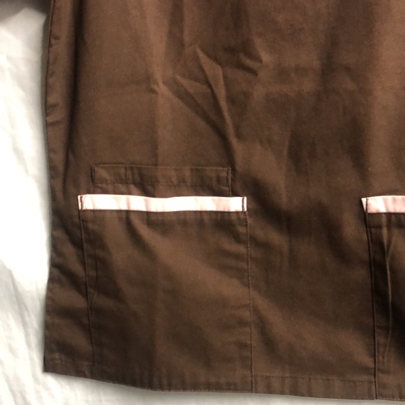 Brown pink nurse scrub top nurse mates small euc - Picture 5 of 10